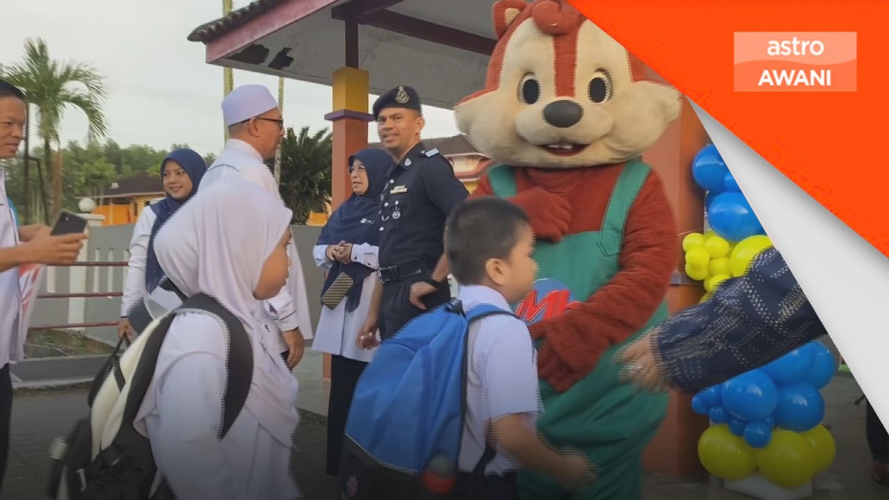 Persembahan muzikal, Chipmunk sambut murid di hari pertama
