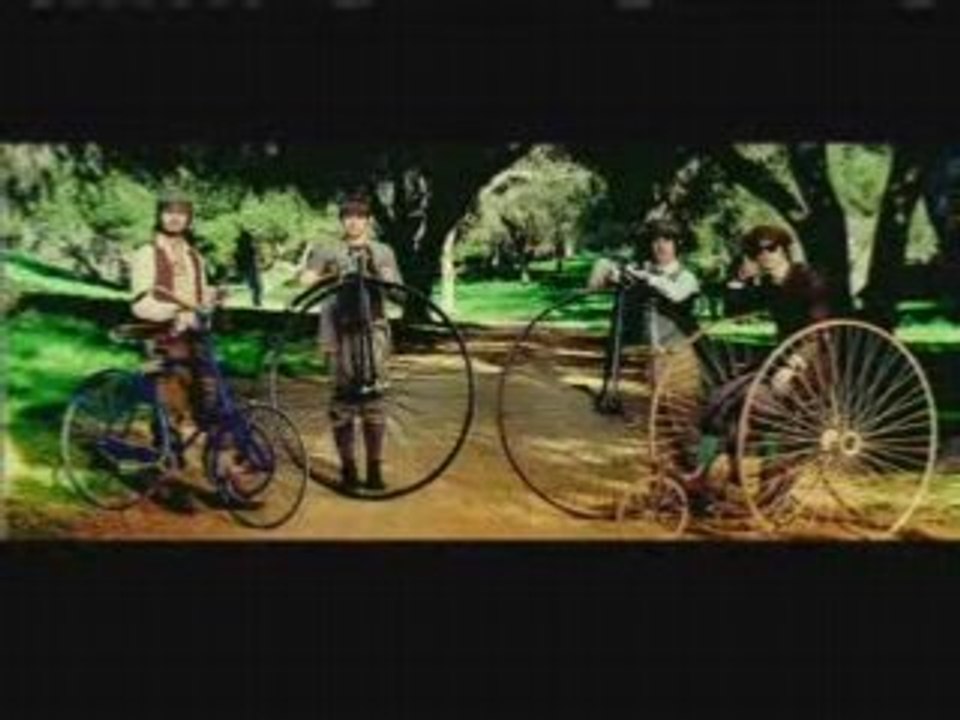 PANIC AT THE DISCO: That Green Gentleman