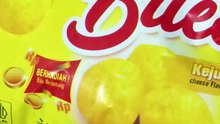 Snack rasa keju " berhadiah uang di dalam bungkusnya"
