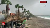 Antalya'da kuvvetli rüzgar ve fırtına etkili oluyor