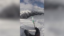 Una mujer capta el momento exacto en el que se ve envuelta en una avalancha de nieve con su perro: sobrecogedor