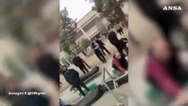 La repressione in Iran, cadaveri fuori dal Centro di diagnostica forense di Kahrizak