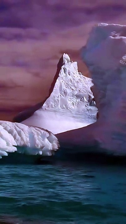 Cinematic Greenland Travel Guide - Whales & Giant Icebergs in Ilulissat