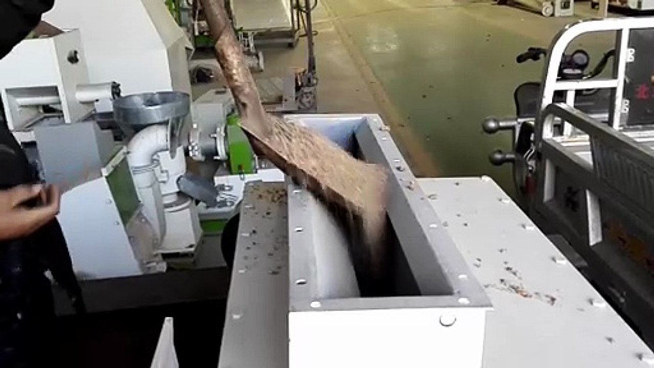 Wood Crusher Test Run | Wood Chips & Sawdust Crushing Performance