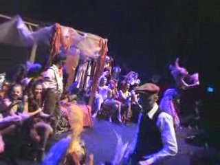 Le Cabaret des Filles de Joie au Grand Magic Tekno Circus