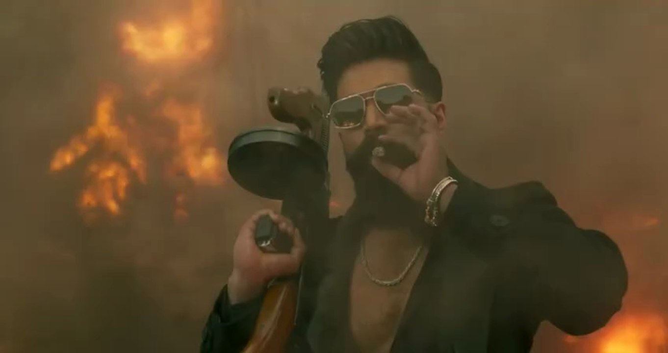 Toxic: Introducing Raya | Rocking Star Yash | Upcoming KVN Productions Film