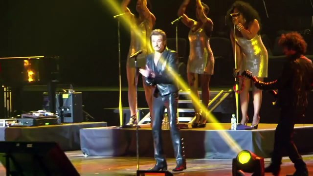 2012 – Johnny Hallyday – 28 octobre : AFP News, au Kremlin pour son premier concert à Moscou