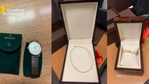 Gioielli e orologio di lusso nascosti in auto: sequestro al valico di Gaggiolo (12.01.26)