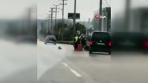 Bursa'da trafikte gerin anlar: Kuryeyi tekme tokat dövdü!
