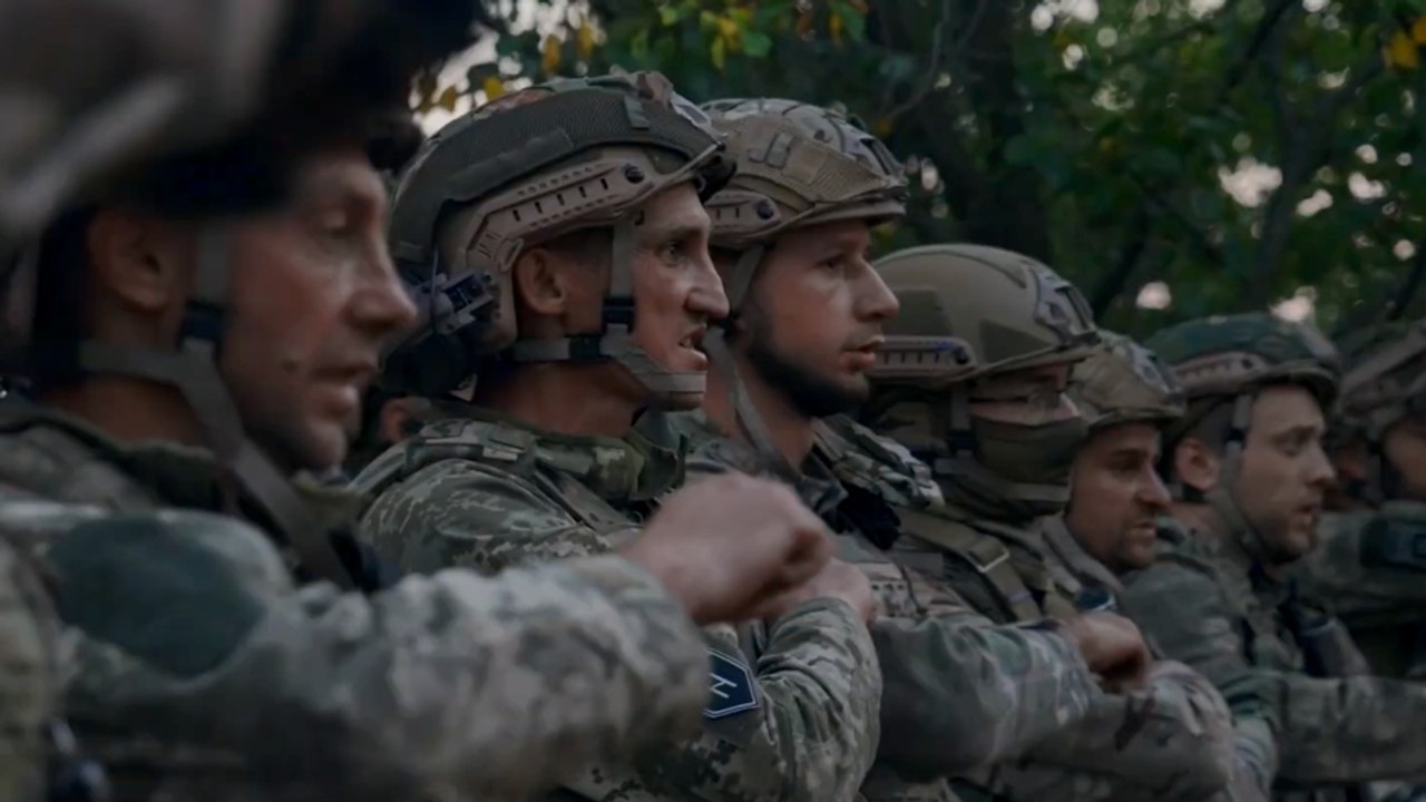 2000 metros hasta Andriivka Tráiler VOSE