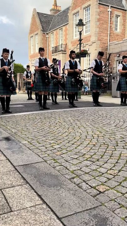 This amazing video of a high School band. It definitely hit different being in Scotland. 🏴💙👌