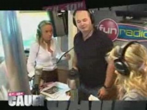 Cauet pete litteralement les plombs!!! A voir!!!