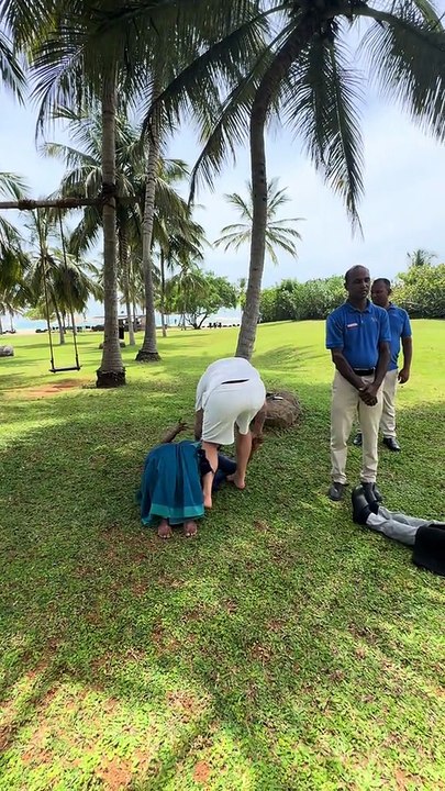 I hypnotize the staff at the Uga Bay hotel in Passikudah, Sri Lanka.