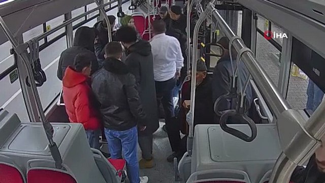 Otobüs şoförü rahatsızlanan yolcuyu hastaneye yetiştirdi