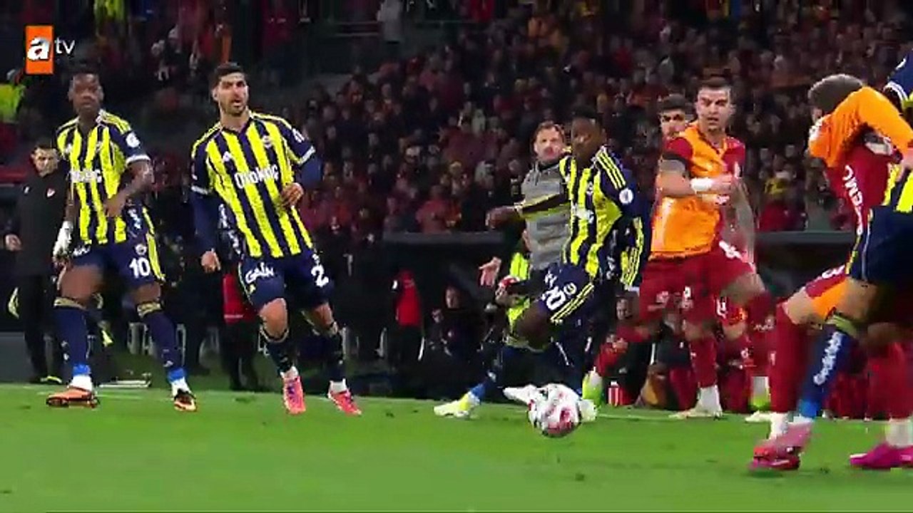 Galatasaray 0 - 2 Fenerbahçe Turkcell Süper Kupa Finali Maçın Geniş Özeti ve Golleri