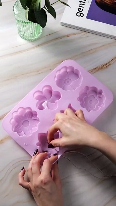 This Candle-Making Method is So Satisfying 😌🕯️