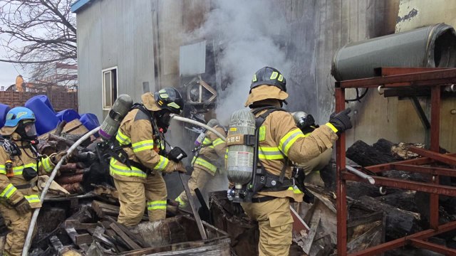 남양주 창고에서 불... 연통에서 발화 추정 / YTN