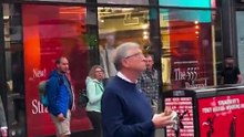 Bill Gates was spotted grabbing a hot dog in New York with no bodyguard.