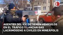 Agentes del ICE chocan auto y lanzan gas lacrimógeno a multitud en Mineápolis