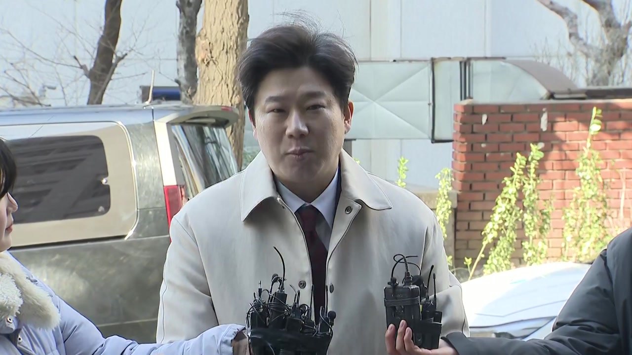 김경 '종교단체 동원 의혹' 고발한 진종오…경찰 출석 / YTN