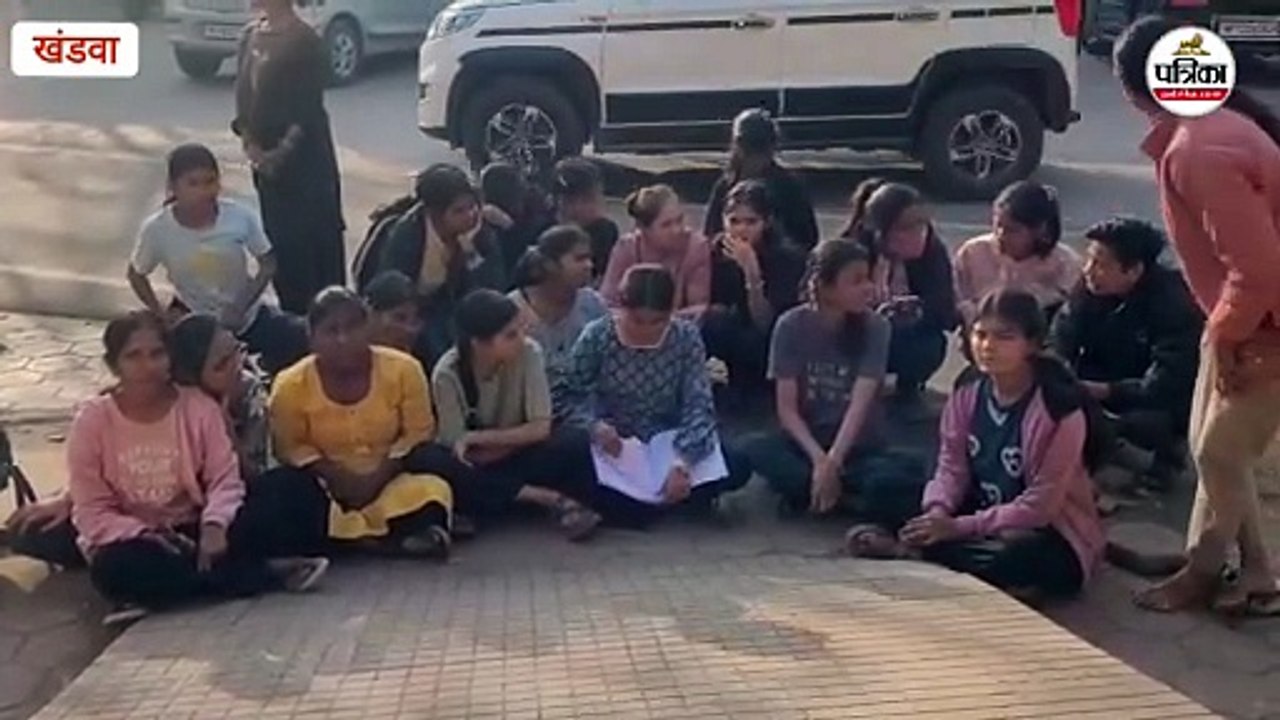 खाने में इल्ली निकलने से पांच छात्राएं हुई बीमा...