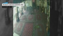 Las imágenes de las cámaras de seguridad del interior de la mezquita Abuzar en Teherán siendo vandalizada