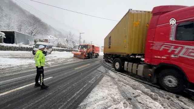 Bolu Dağı'nın Ankara istikameti ağır tonajlı araçlara kapatıldı