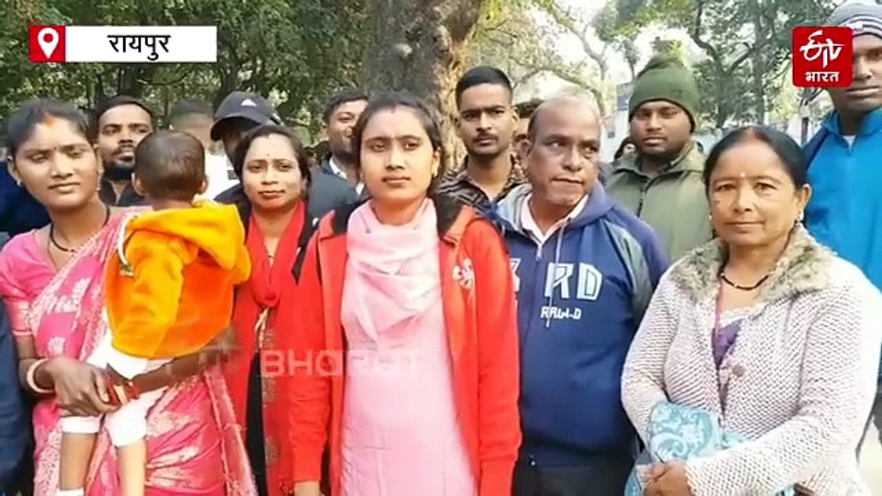 ''नियुक्ति दो या मृत्यु दो'', रायपुर में सीएएफ वेटिंग अभ्यर्थियों का गृहमंत्री विजय शर्मा के घर के बाहर धरना