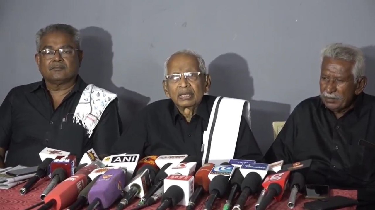 பாஜக அரசு எவ்வளவு பூச்சாண்டி காட்டினாலும் தமிழ்...