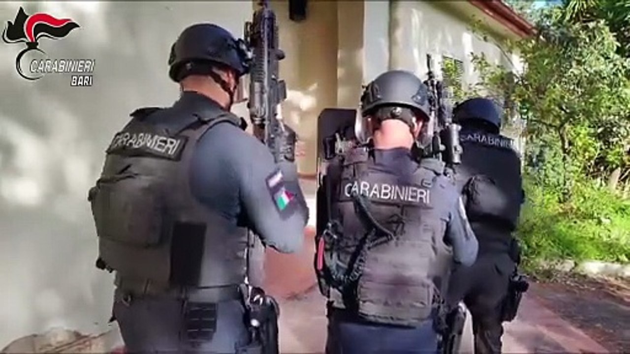 Bari: esercitazione degli assetti specializzati dell’Arma dei Carabinieri