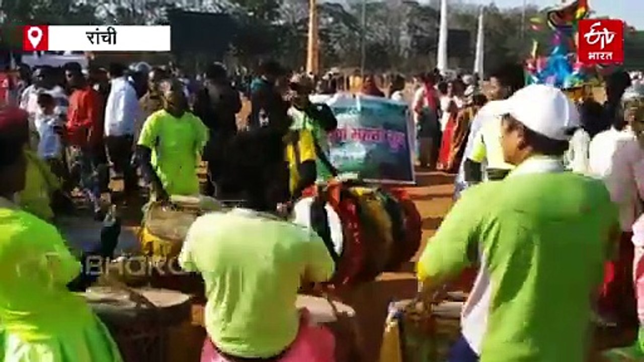 रांची में टुसू महोत्सव की धूम, राज्यपाल संतोष गंगवार ने मोरहाबादी मैदान में किया शुभारंभ