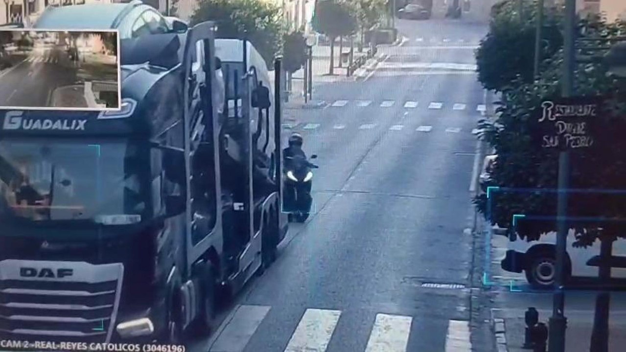 El accidente de tráfico filmado desde un plano frontal.
