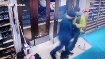 Sultangazi'de camideki ayakkabı hırsızlığı! O anlar kamerada