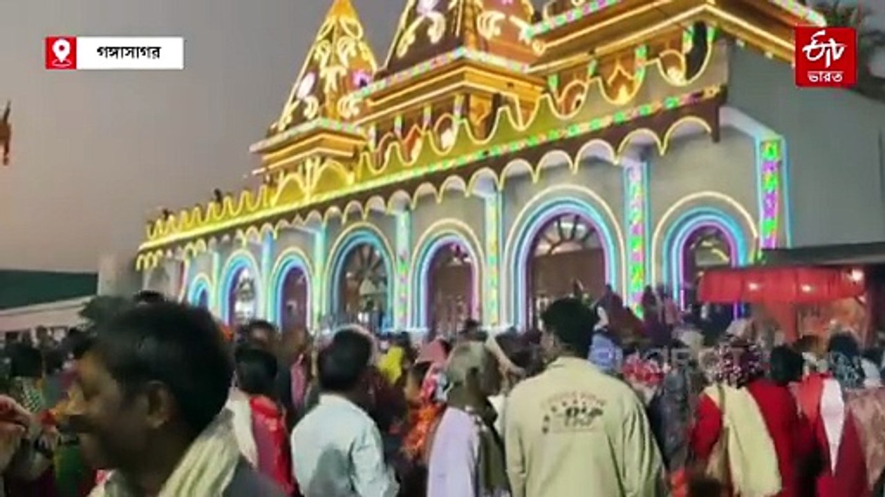 সাধুর গায়ে টুনি লাইটের ঝিকিমিকি, গঙ্গাসাগরে আকর্ষণ 'লাইট বাবা'