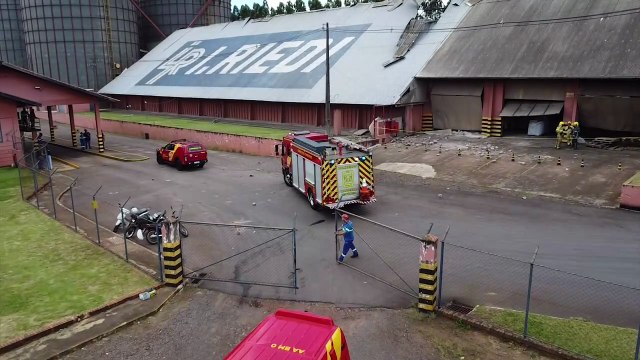 Imagens aéreas mostram danos provocados por explosão de silo em empresa de Cascavel