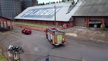 Explosão em armazém de grãos mobiliza bombeiros e deixa funcionário ferido
