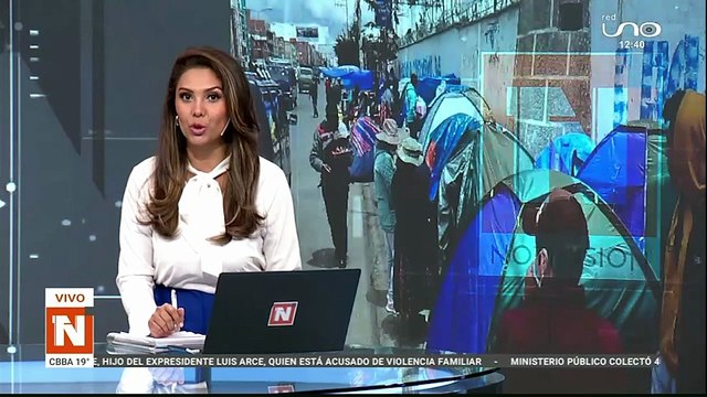 largas filas de jóvenes para ingresar al cuartel