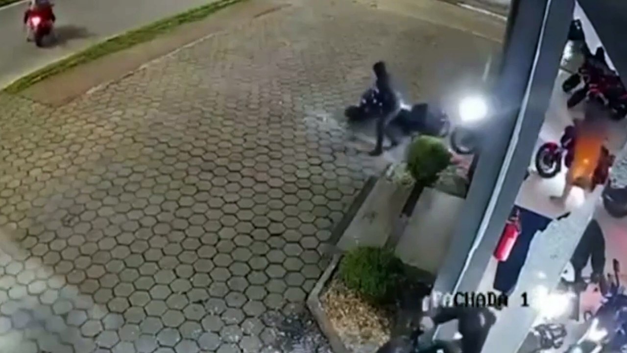 Grupo faz arrastão em concessionária e foge com 12 motocicletas