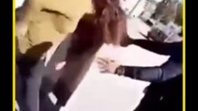 رجل يقبض على زوجته تخونه لن تصدق ردة فعلها
