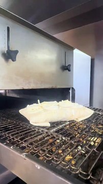 French Tacos Gratiné Chèvre Miel Viande & Frites & Sauce Gruyère. #BR3 #Tacos #Foodie #Foodlover #Eat