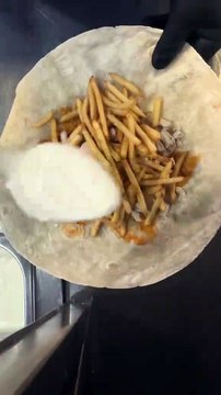French Tacos Viande & Frites & Sauce Gruyère. #BR3 #Tacos #FrenchTacos #food #foodies