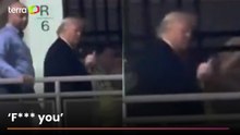 Trump xinga e mostra o dedo do meio a funcionário após ser chamado de 'protetor de pedófilo'