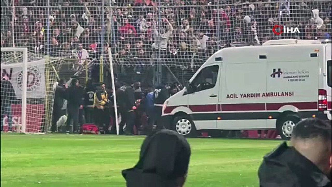 Türkiye Kupası maçı öncesi bir taraftar tribünden düştü