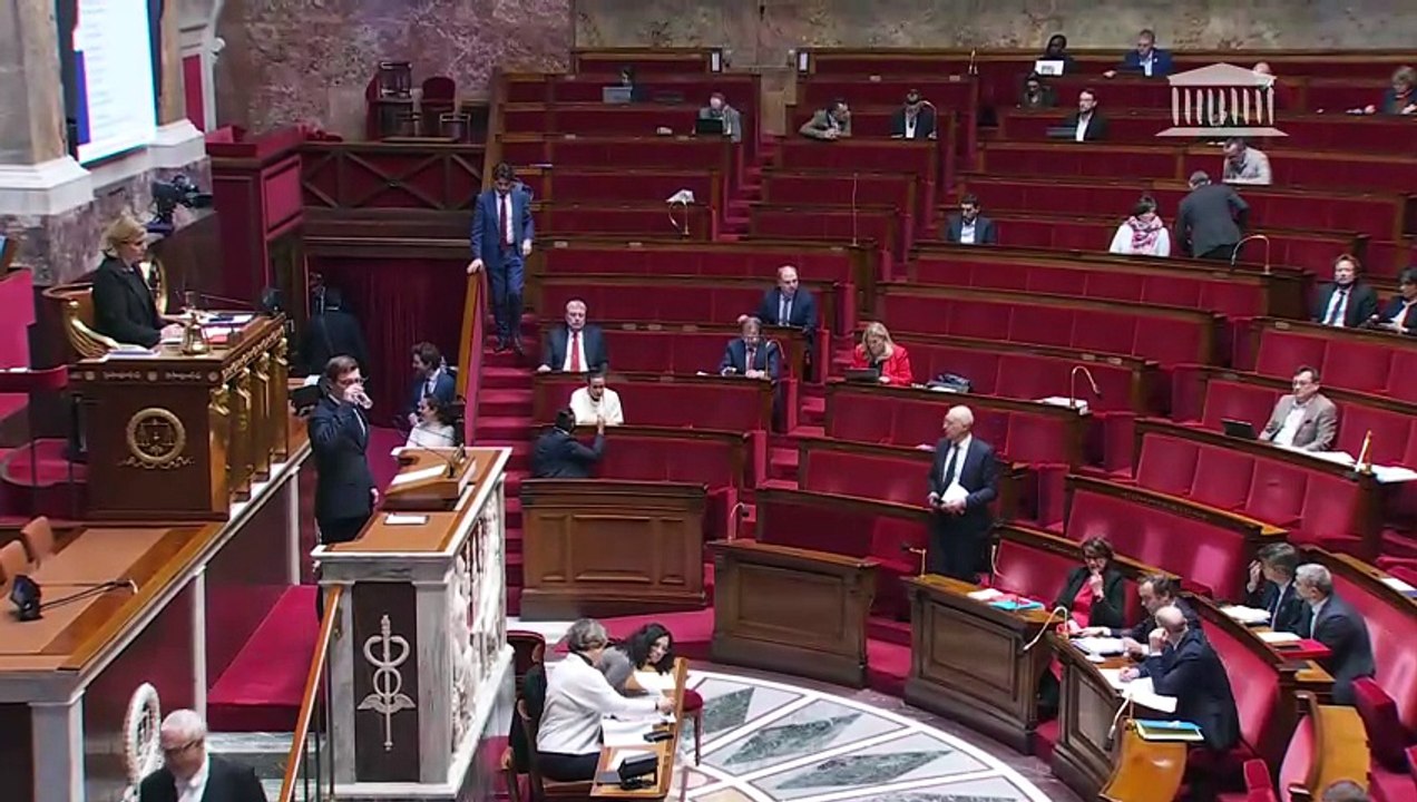 1ère séance : Questions au Gouvernement ; Deux motions de censure (art.49, al. 2, de la Constitution) ; Projet de loi de finances pour 2026 (nouvelle lecture) (suite) - Mercredi 14 janvier 2026