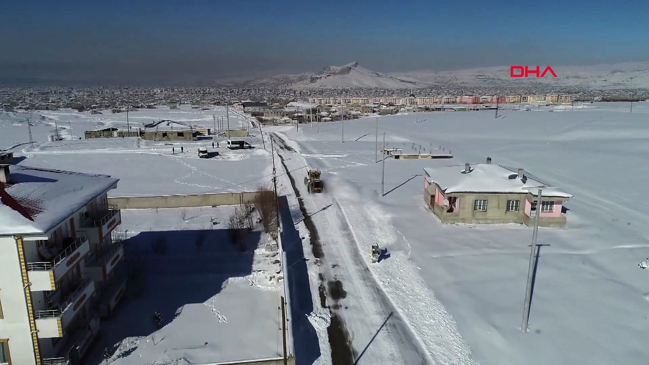 Van'da 296 yerleşim yeri ulaşıma kapandı