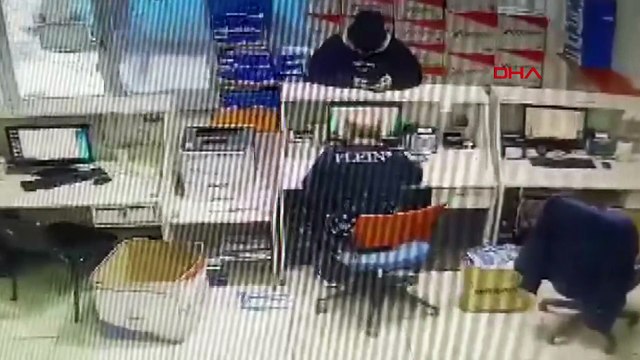 Adana'da yeni dolandırıcılık yöntemi! Rizeli vatandaşı kargo bilgileriyle dolandırdılar: O anlar kamerada