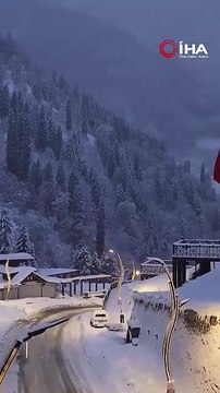 Karadeniz'in turizm cenneti kar yağışıyla masal diyarına döndü