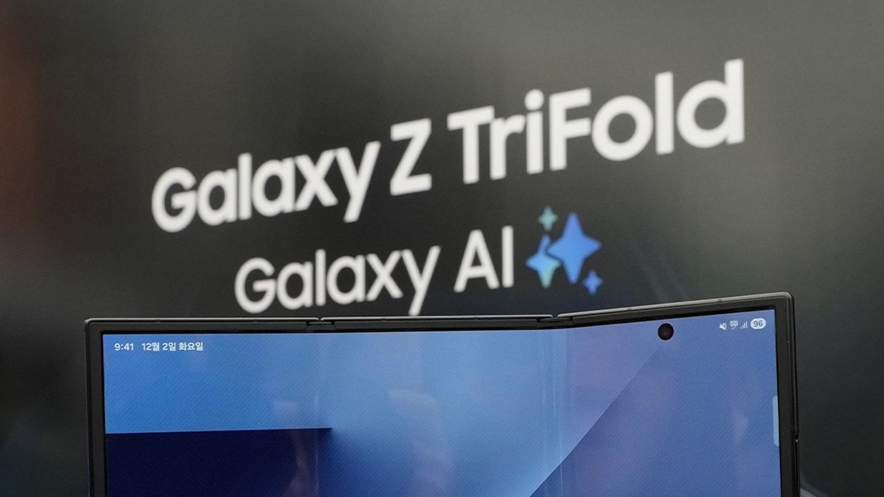 Galaxy Z Fold 8: Samsung का Crease-less Foldable Phone