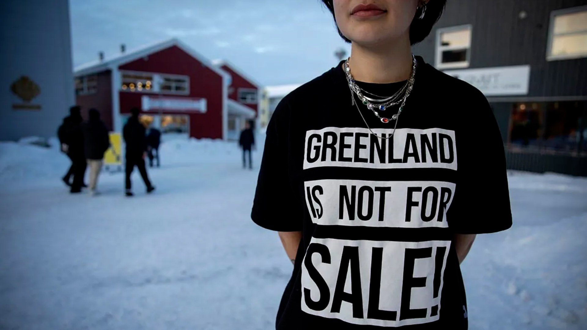 La tensi�n internacional se ha disparado tras las declaraciones del presidente Donald Trump, quien calific� de "inaceptable" cualquier opci�n que no suponga el control estadounidense de Groenlandia. Seg�n el mandatario, la isla es vital para la Seguridad Nacional y el programa de defensa de misiles "Golden Dome", advirtiendo que, si la OTAN no facilita su adquisici�n, Rusia o China podr�an tomar el control.