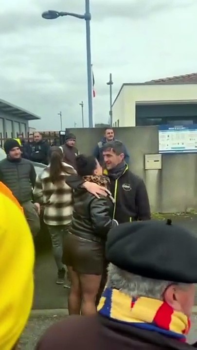 Le leader de la Coordination rurale du Gers sort du commissariat de Castelginest
